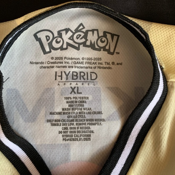 Pokémon jersey - Picture 3 of 3